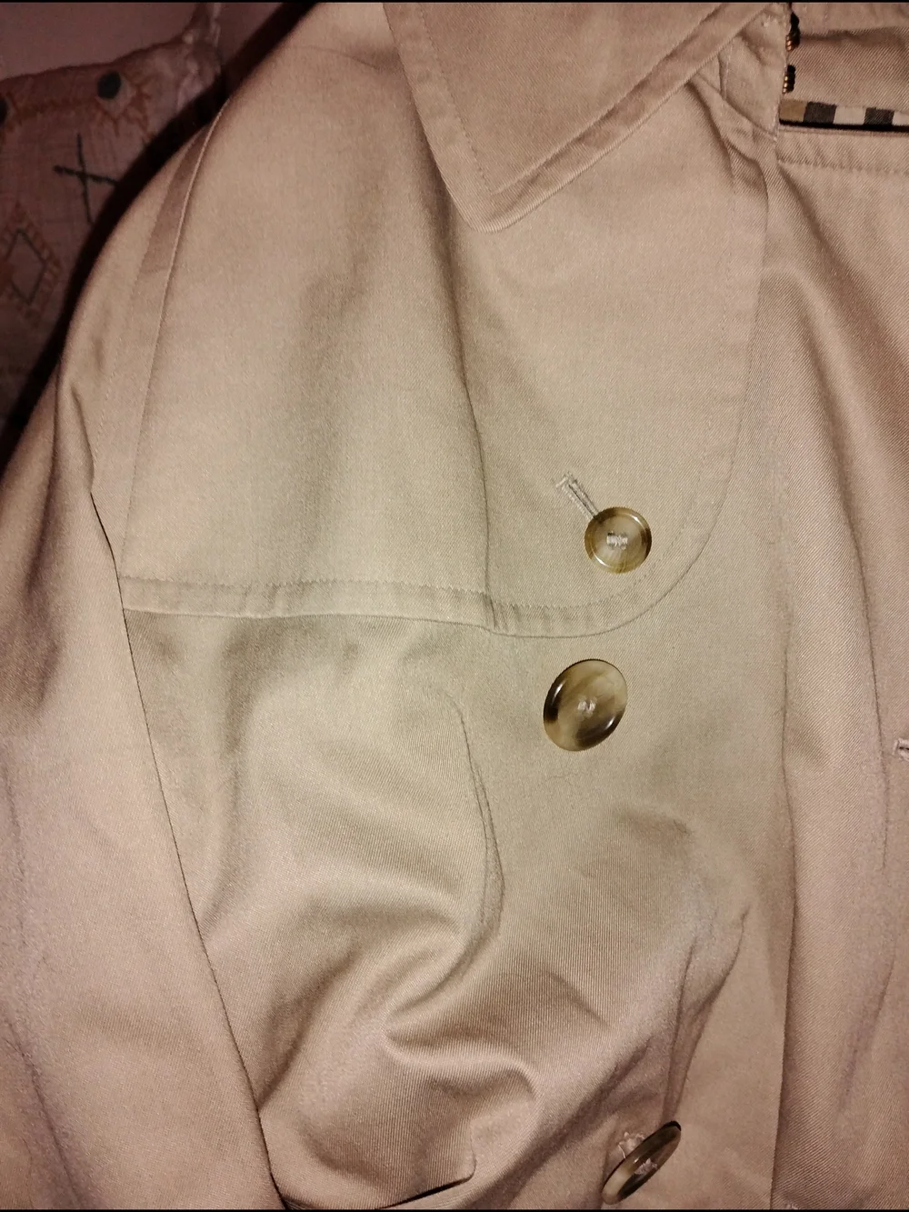 Vintage Burberry's Honey Beige Castleford Double-Breasted Trench Coat - Picture 4 of 10